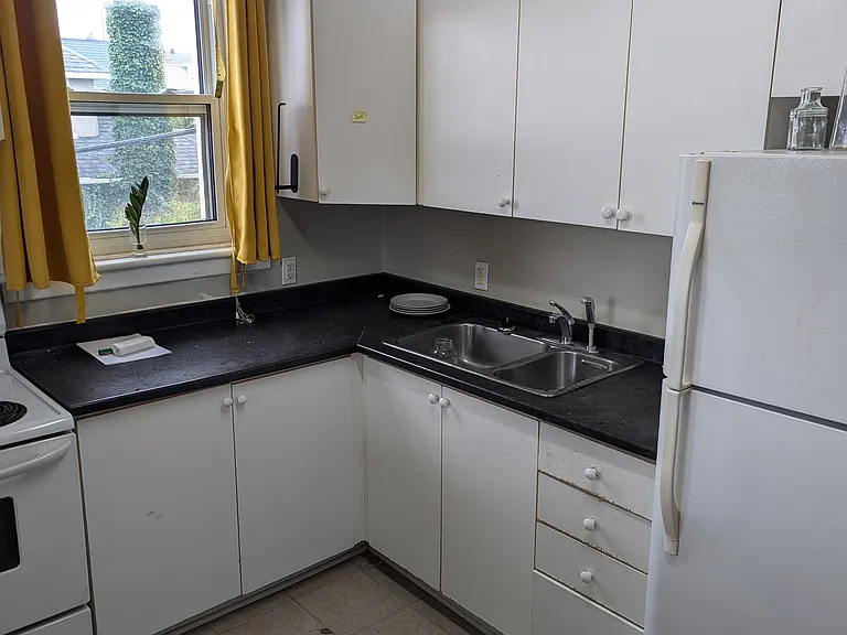 93 Carruthers Ave #3 — Photo 11
