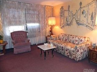 5424 65th Pl, Maspeth, NY 11378