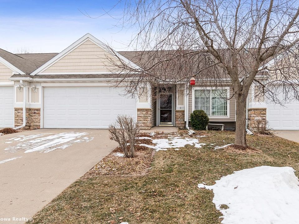 1st image of 3711 NE Cottonwood Ln
