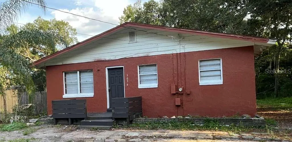 3 bed, 1.0 bath, 1500 sqft, $1,800 — Photo 1