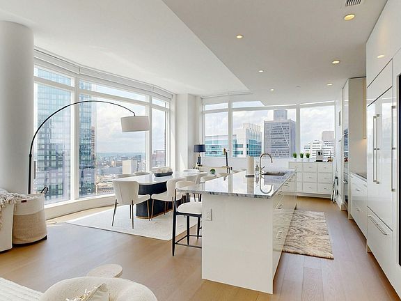 4th image of 240 Devonshire St #U3701