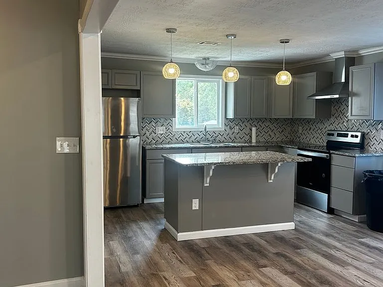 3320 Hillis Rd — Photo 4