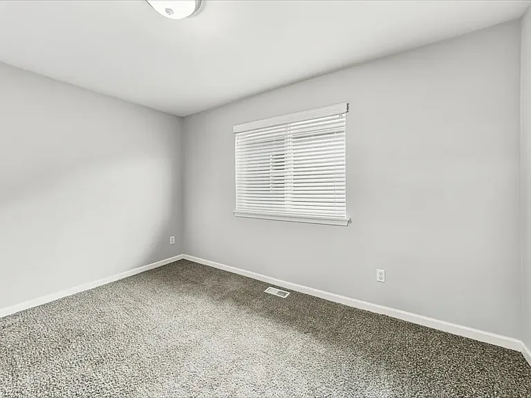 7621 Kodiak Ave NE — Photo 6