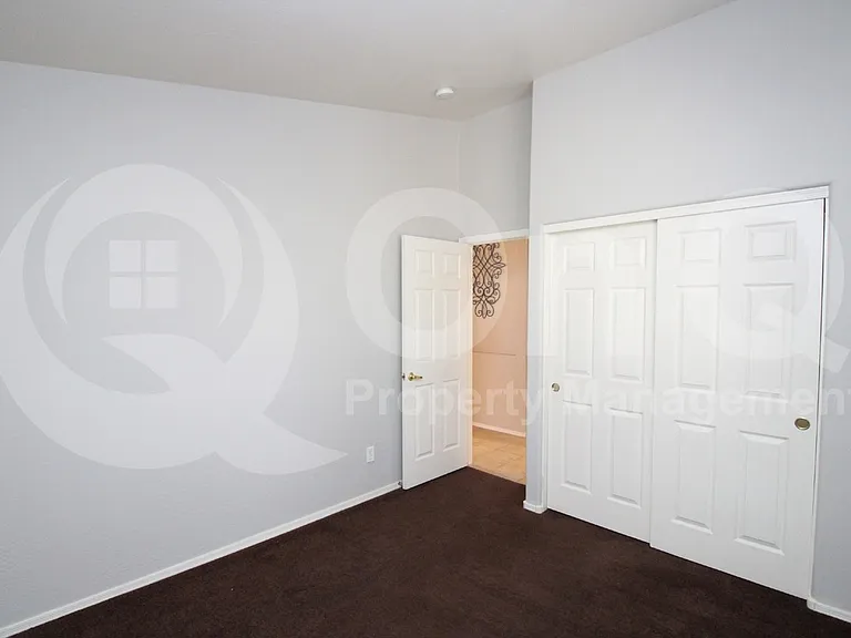 827 W Ivanhoe St — Photo 8