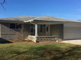 3077 Wolverine Dr, Troy, MI 48083