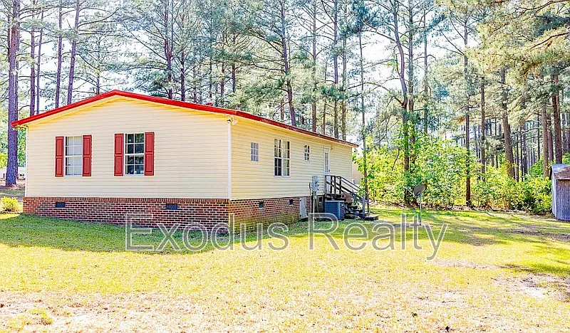 3 bed, 2.0 bath, 11258 sqft, $1,499 — Photo 2