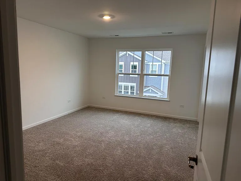 560 Wolverine Dr — Photo 17