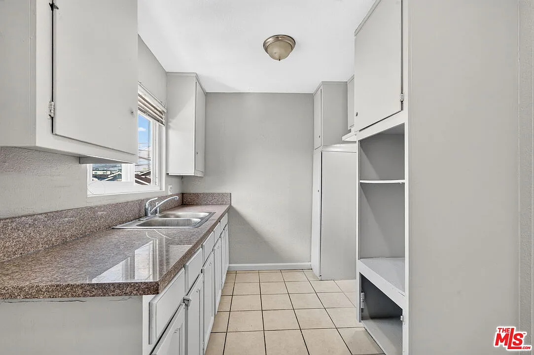 2 bed, 1.0 bath, 750 sqft, $1,899 — Photo 3