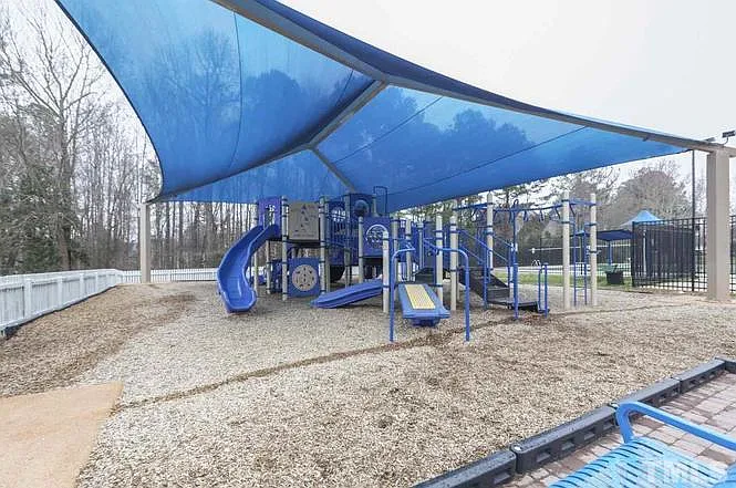 509 Commons Dr — Photo 29