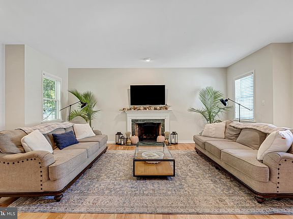 4th image of 506 Hanley Ln