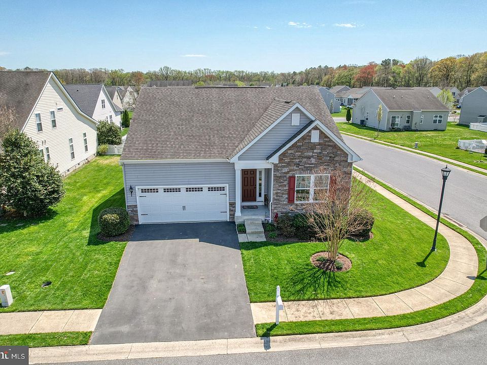 1st image of 229 W Bourne Way