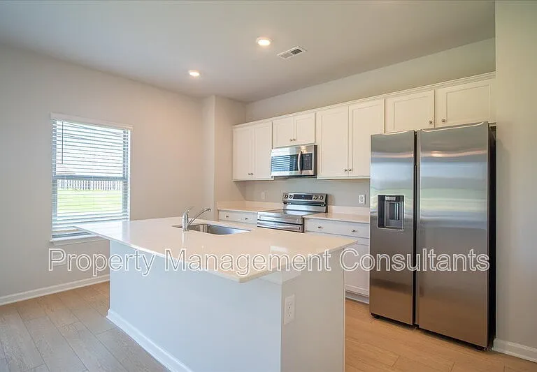 22857 Dashwood Ln — Photo 10