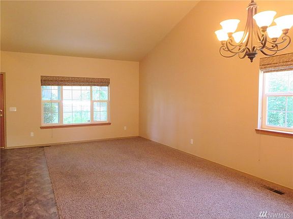 3rd image of 1007 Lake Park Dr SW
