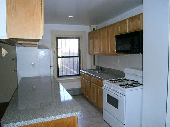 4th image of 97 Gates Ave