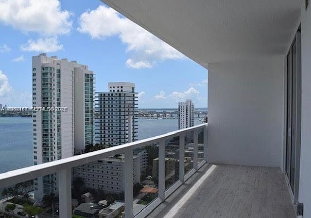 1st image of 600 NE 27th St APT 2202