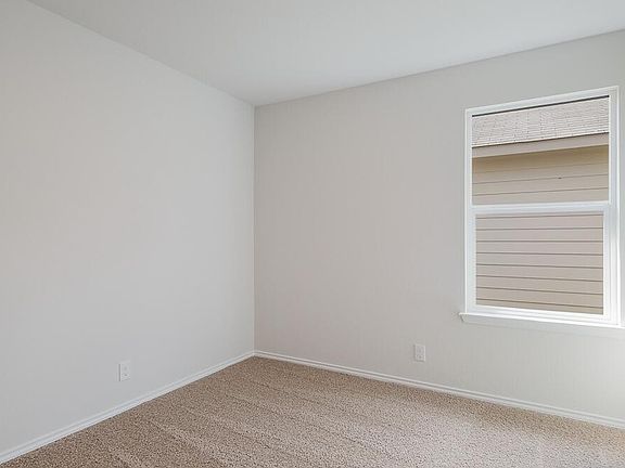 5th image of 2040 W STARKEY Avenue