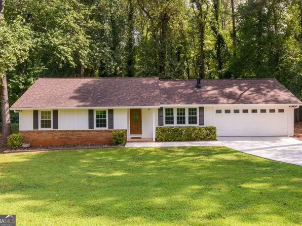 5414 Hickory Pl, Oakwood, GA 30566