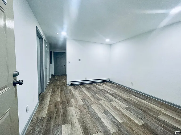807 Burwood Ave — Photo 4
