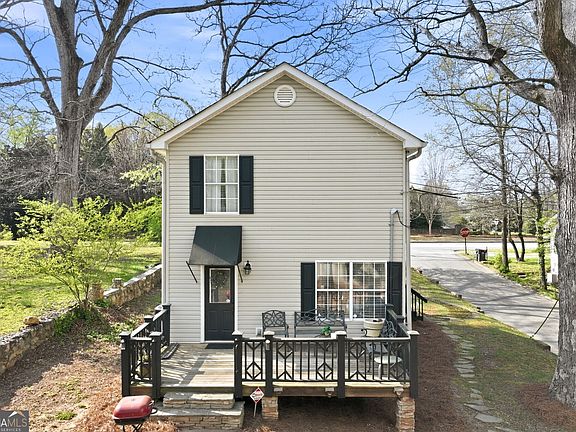 2nd image of 1326 Park Hill Dr