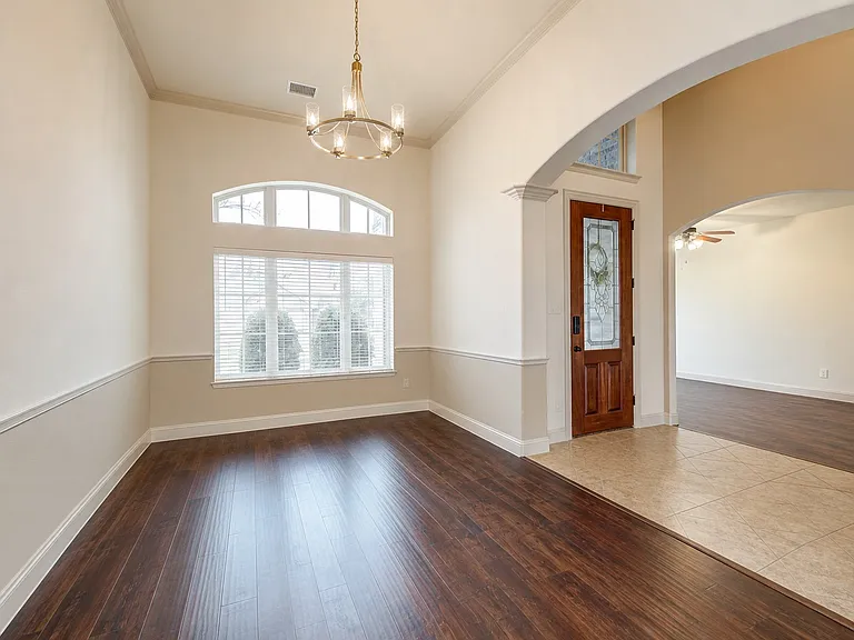 2933 Softwood Cir — Photo 3