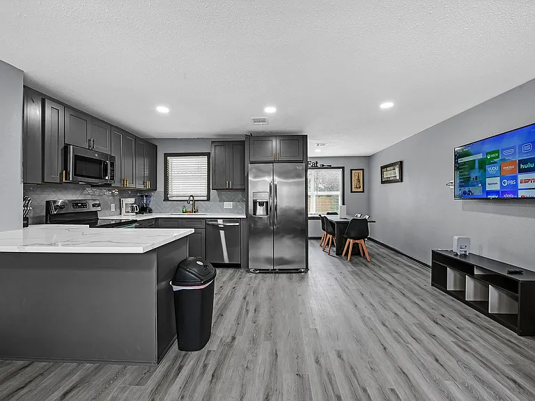 4406 Edison St — Photo 7