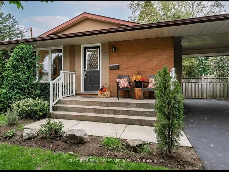27 Brenlyn Ct #UPPER — Photo 2