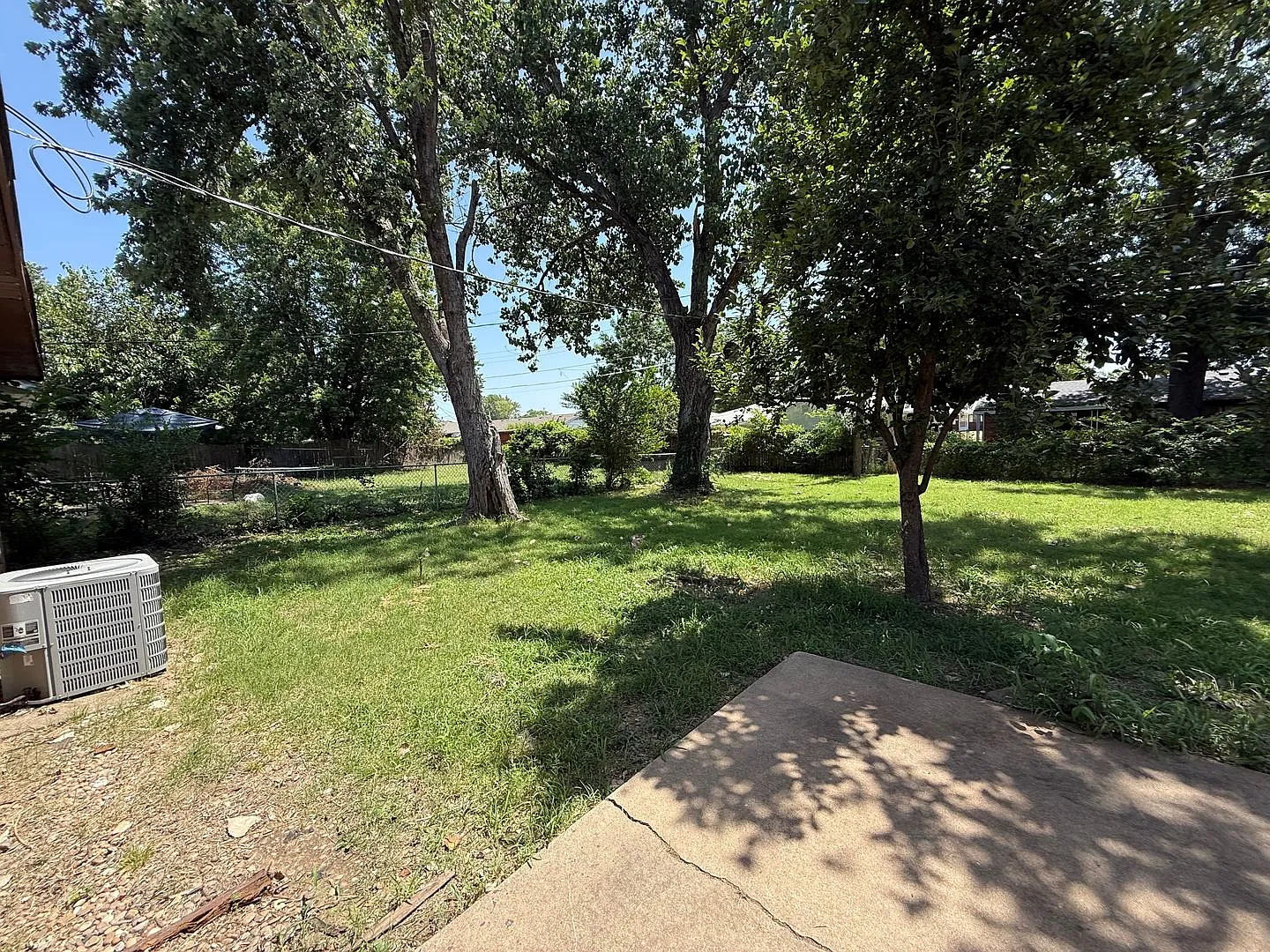 3 Bd 1.5 Ba beautiful trees great backyard — Photo 1