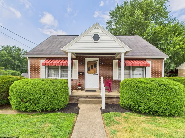 926 East Ave, Shinnston, WV 26431