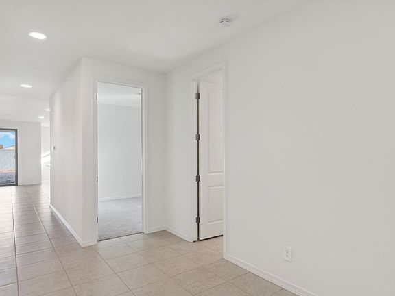 Amarillo Creek - Iris Interior Image 2