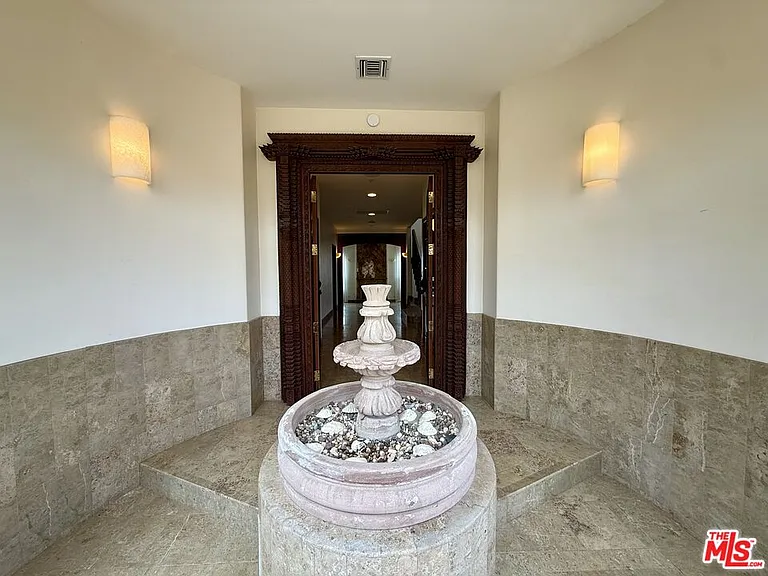 10827 Pacific View Dr — Photo 5
