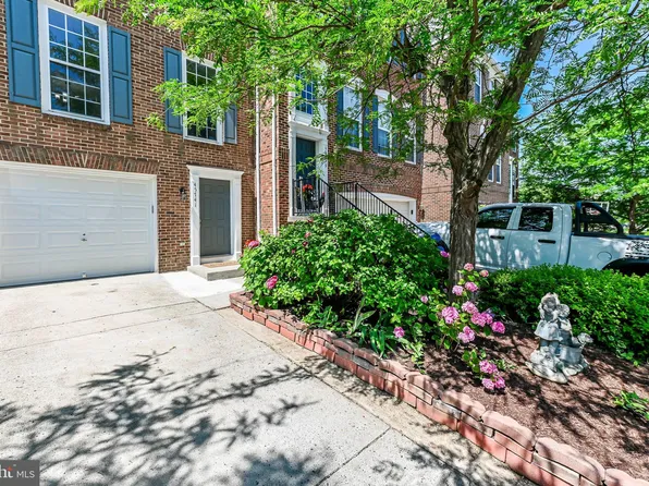 45741 Smoketree Ter, Sterling, VA 20166