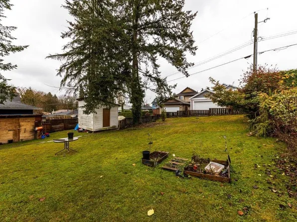 320 Holmes St, New Westminster, BC V3L 4X5