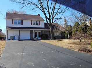 1320 Randy Dr, Pottstown, PA 19464