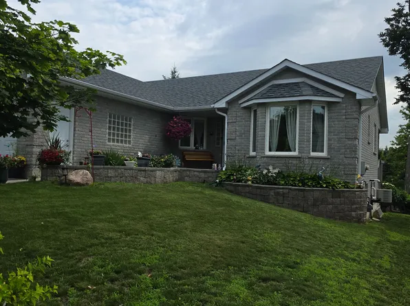 990 Silverdale Rd, Peterborough, ON K9J 7W6