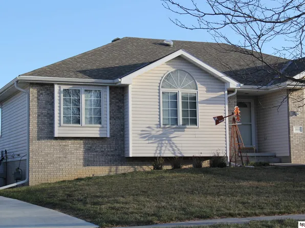 2818 Oneil Dr, Lincoln, NE 68516