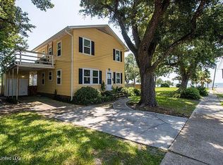 118 Saint Peter St, Biloxi, MS 39530