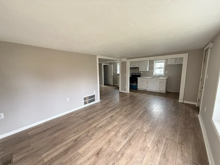 430 Dunlap St — Photo 4