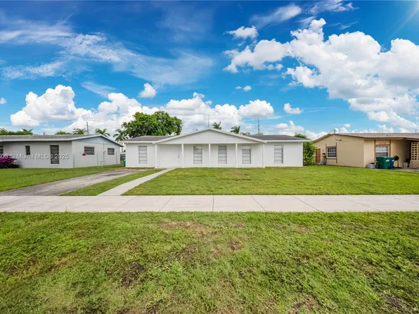 10745 SW 152nd Ter, Miami, FL 33157