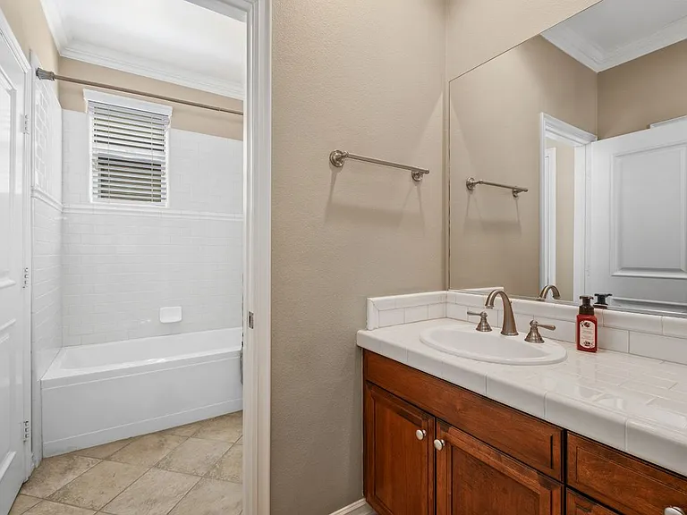 16618 Honeybee Dr — Photo 35