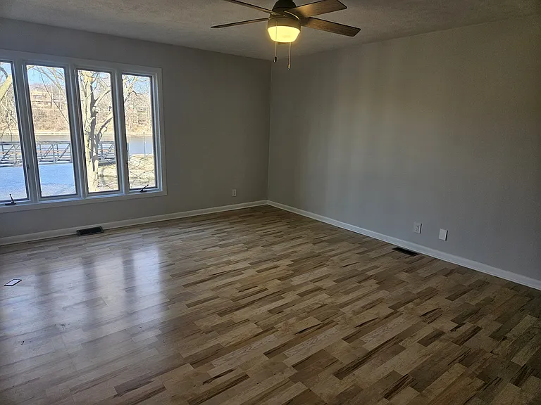 96 Schellinger Sq — Photo 16