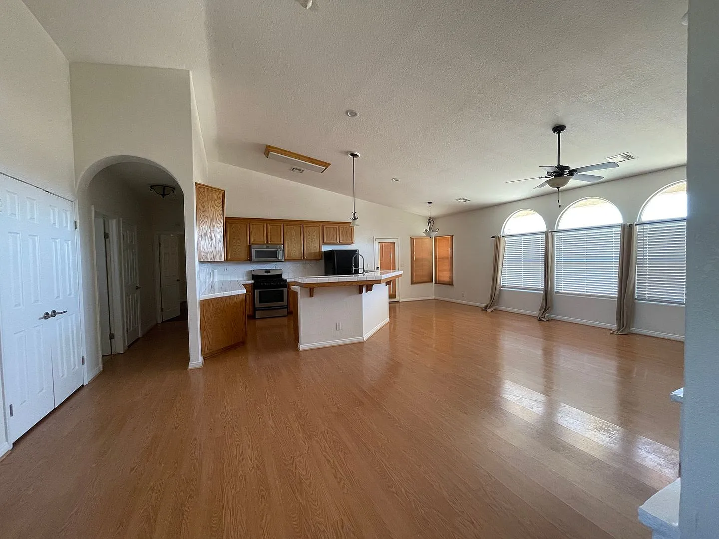 Coming Soon!! Beautiful and Maintained — Photo 4