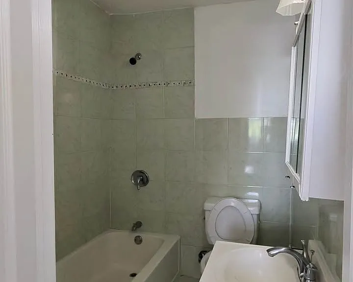 118 NE 1st Ave #H1 — Photo 3