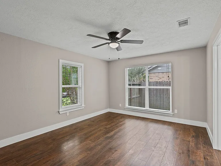 1107 Londonderry Ave — Photo 18