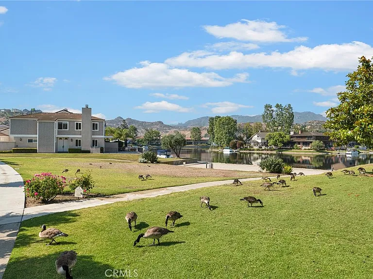 32174 Beachlake Ln — Photo 21