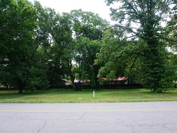 5th image of 709 W Park Ave