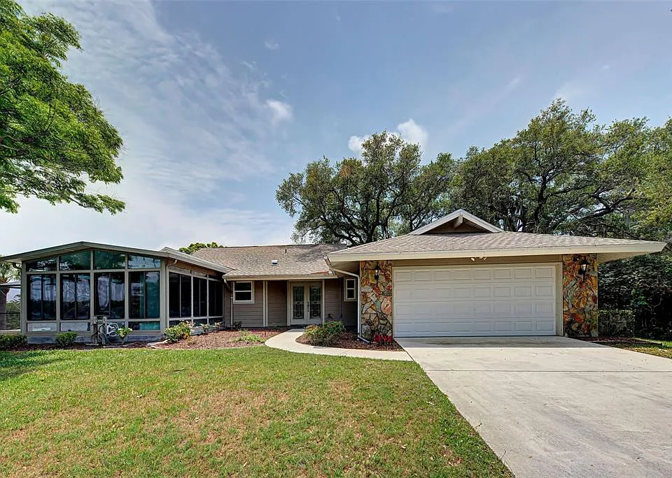 3670 Emily Ln