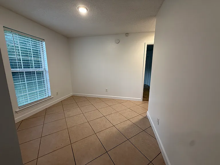 2710 Betbeze St — Photo 16