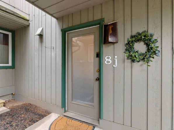 8 Lyle Court #J, Farmington, CT 06032