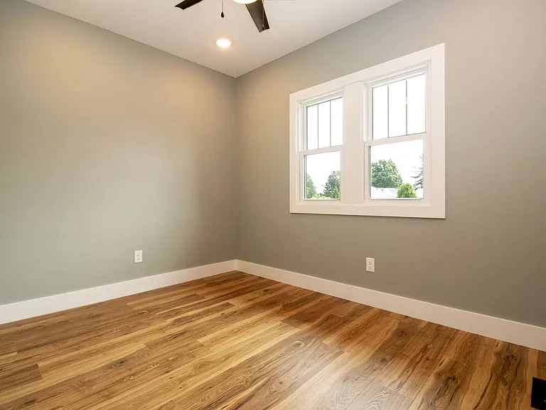 105 E Paradise St — Photo 24