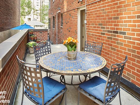 3rd image of 174 E 74th St Penthouse C